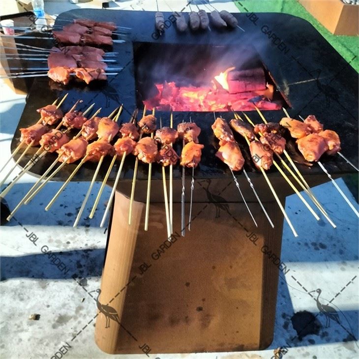 Metal BBQ Grill