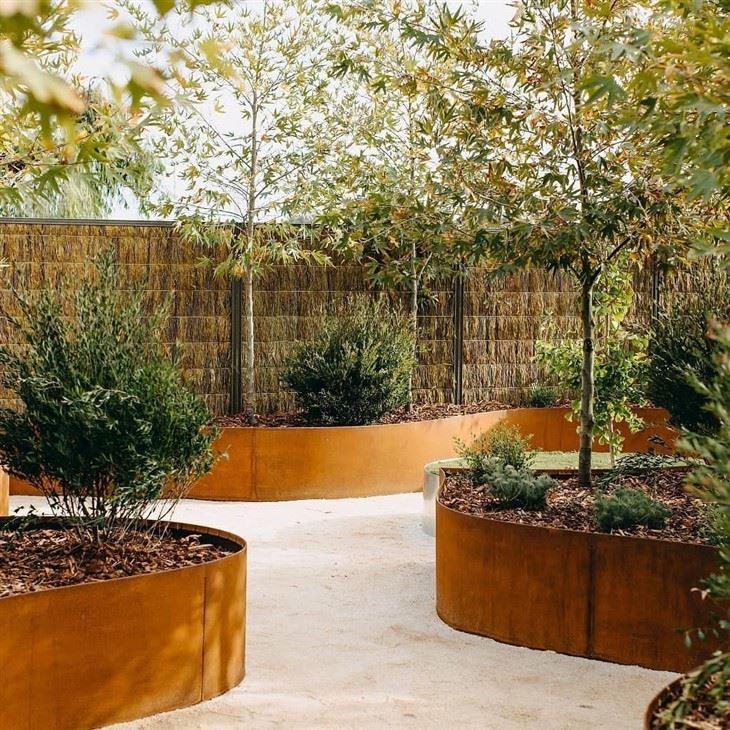 Metal Oblong Rusty Planters