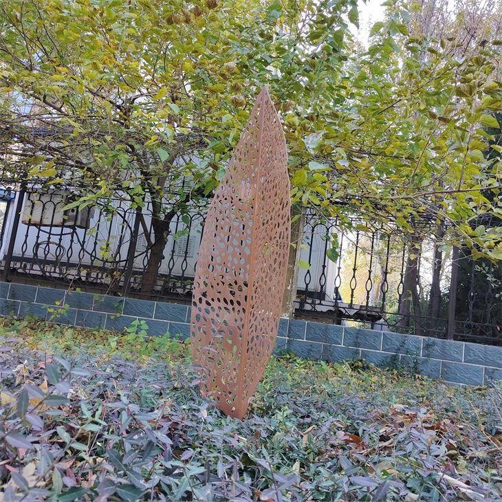 Modern Art Steel Leaf Sculpture suppliers