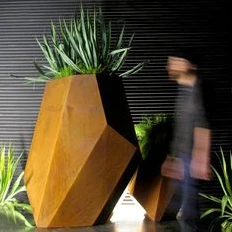 Dikim İçin Metal Saksı