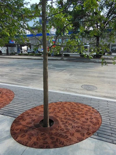Modern Şekilli Ağaç Izgaraları